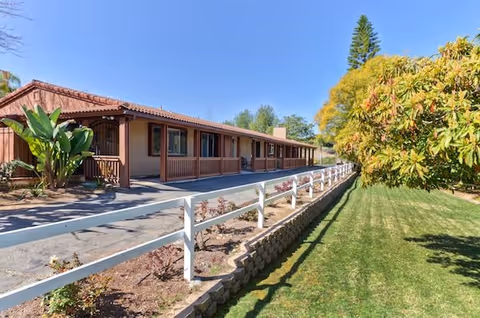 Photo of Hilltop Country Estate