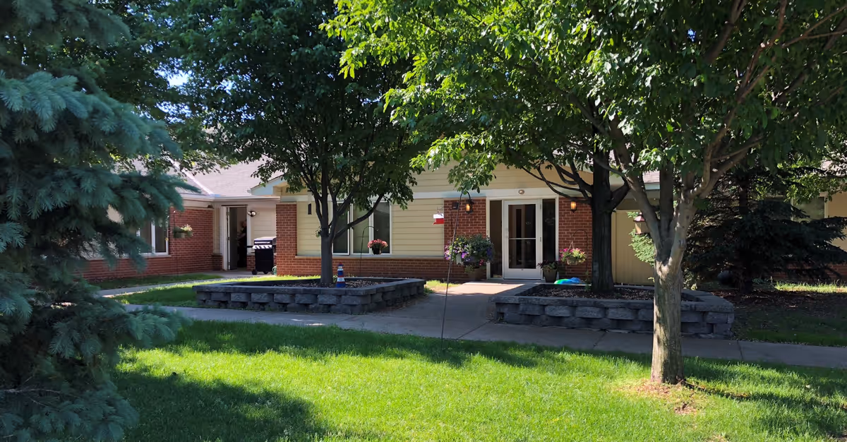 Photo 3 of Southern Oaks Place