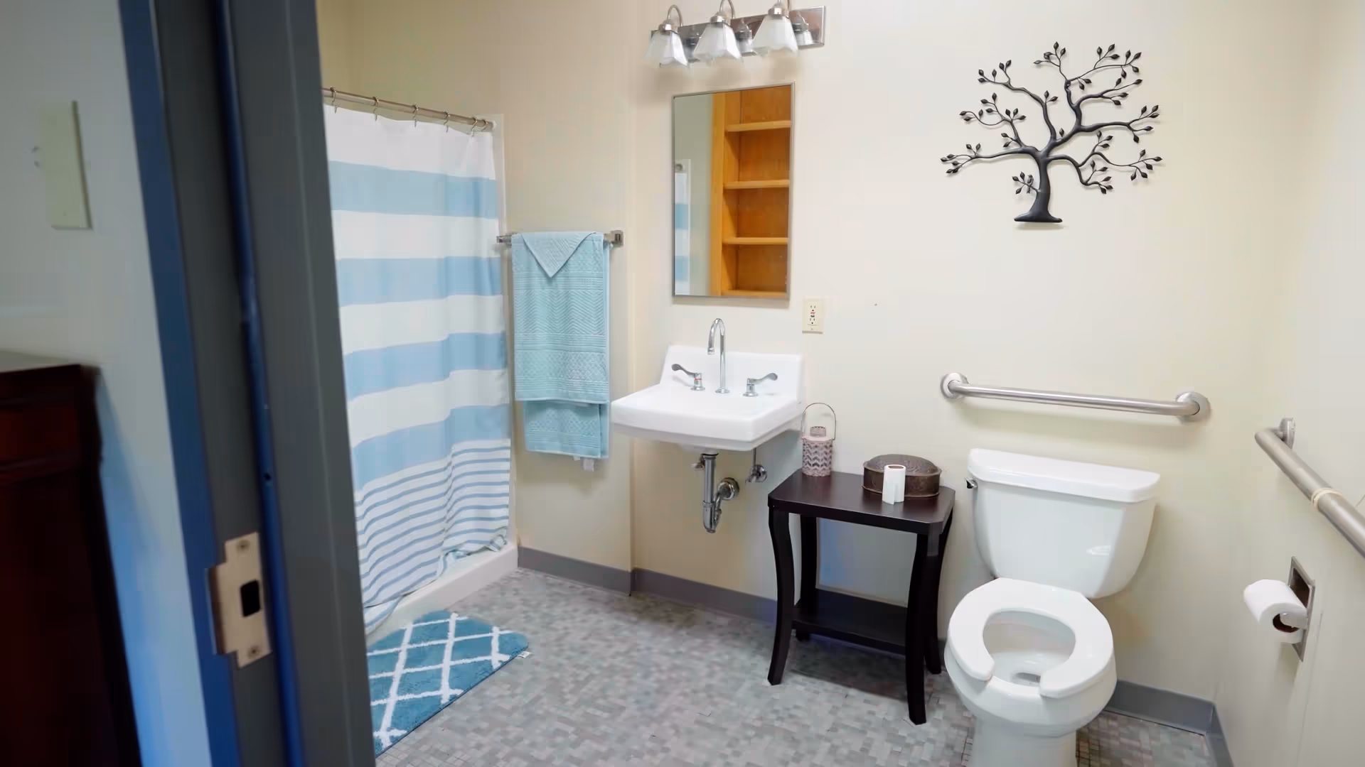 Photo 10 of Forest Hills Assisted Living