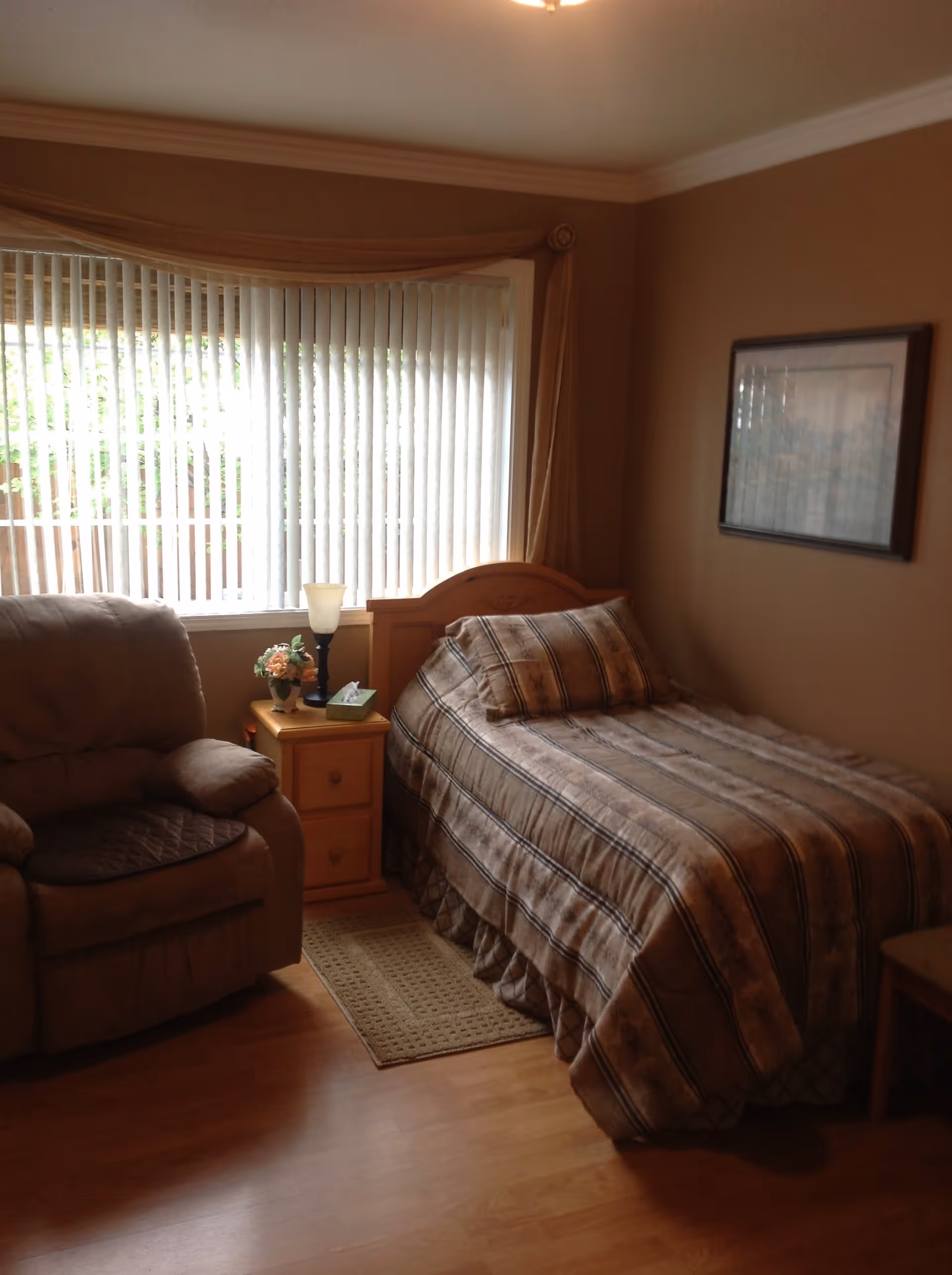 Photo 2 of Hummingbird Manor