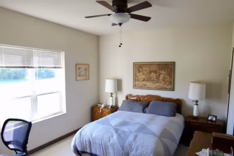 Photo 10 of Deephaven Woods Senior living