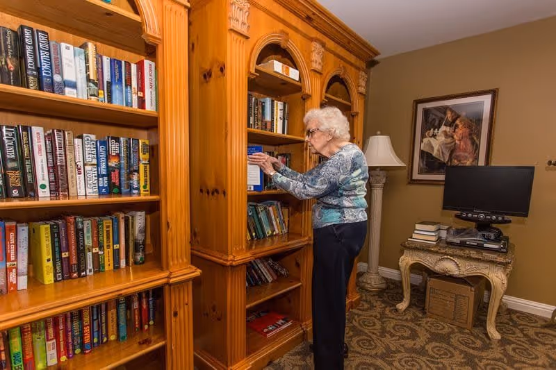 Photo of Creekside Oaks Retirement Community