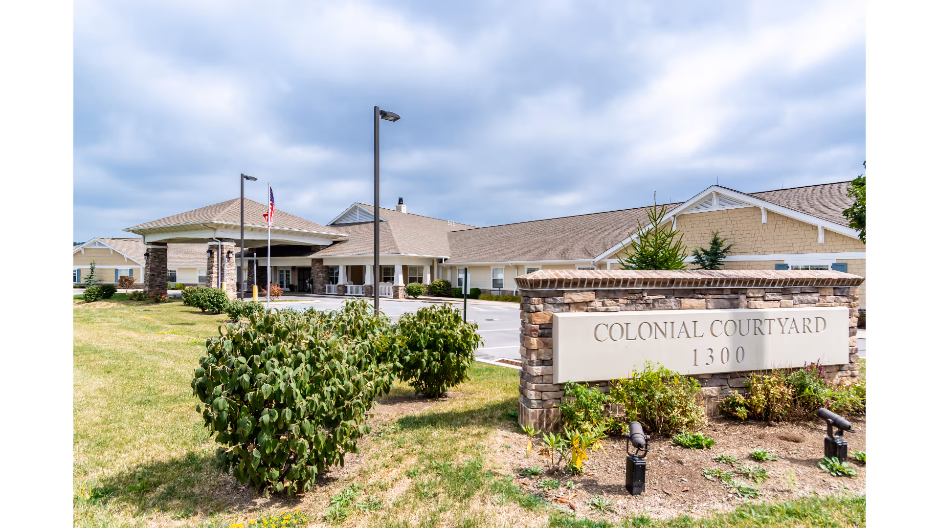 Photo of Colonial Courtyard at Clearfield