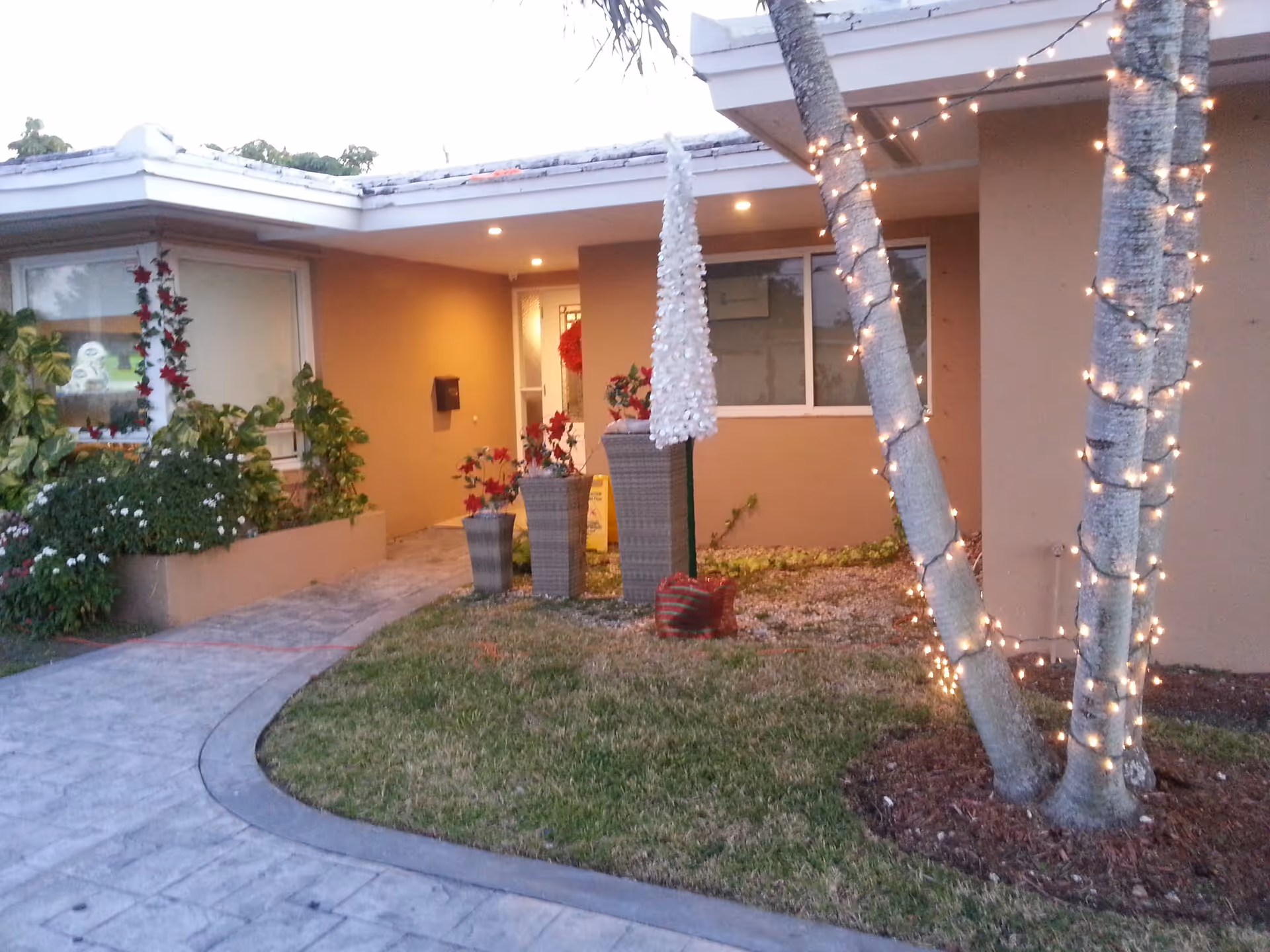 Photo 2 of Kendall Gardens Assisted Living Facility