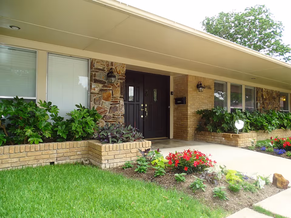 Photo of At Home Luxury Living