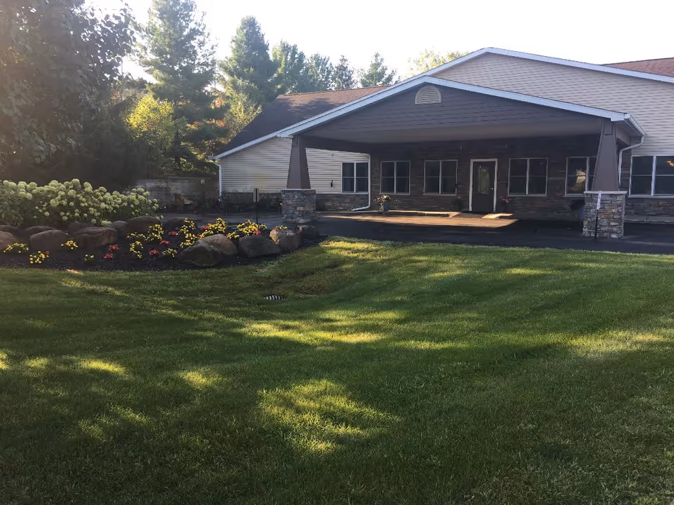 Photo 4 of Courtyard Manor of Fenton
