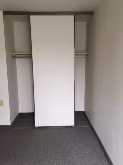 Photo 17 of Pineview Apartments