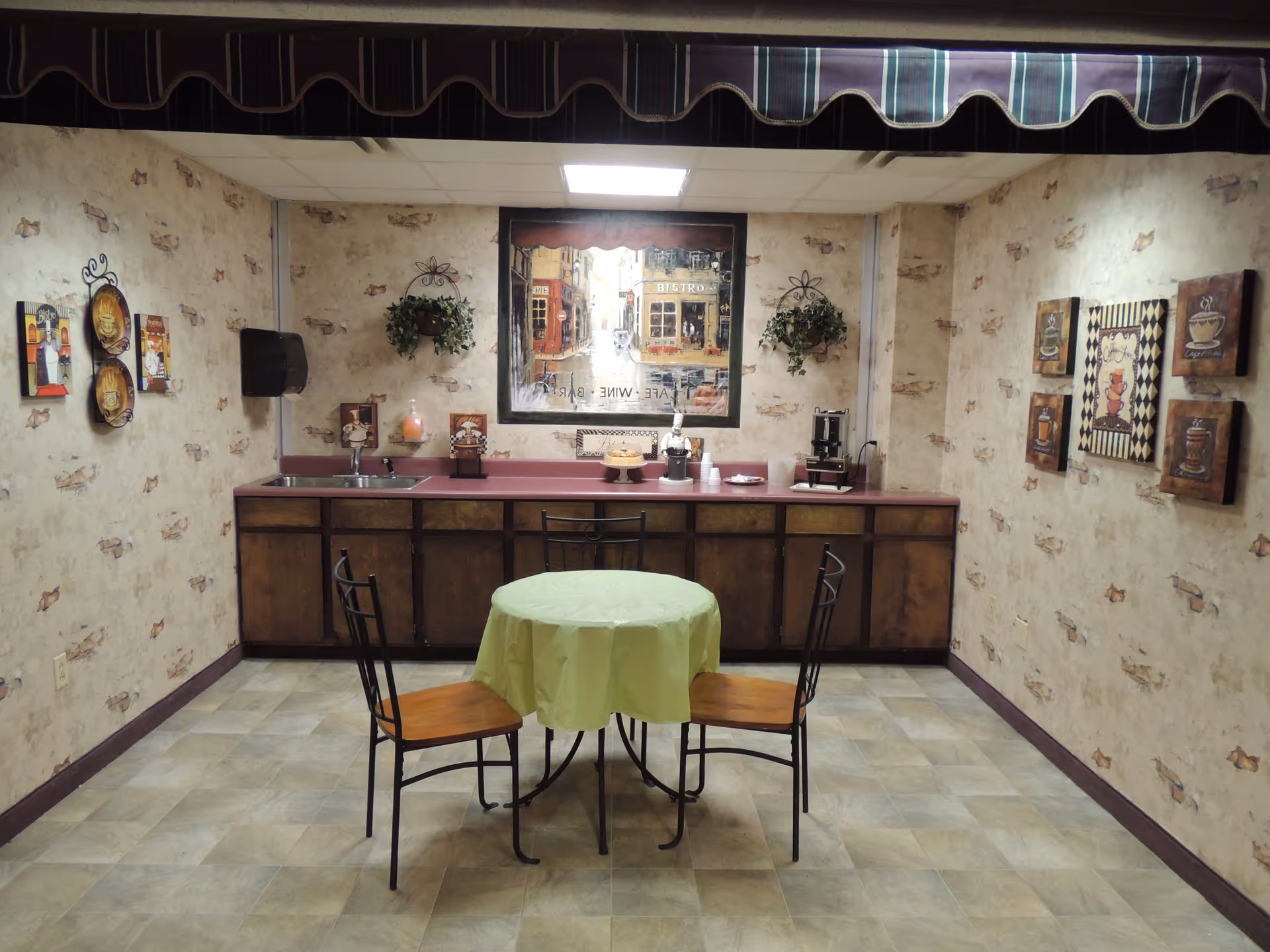 Photo 3 of Victorian Square Assisted Living and Memory Care