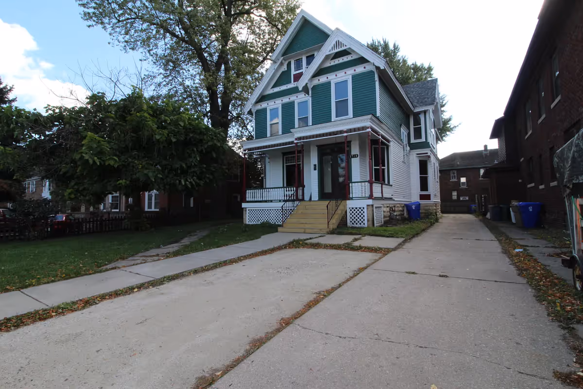 Photo 2 of Sunshine Manor