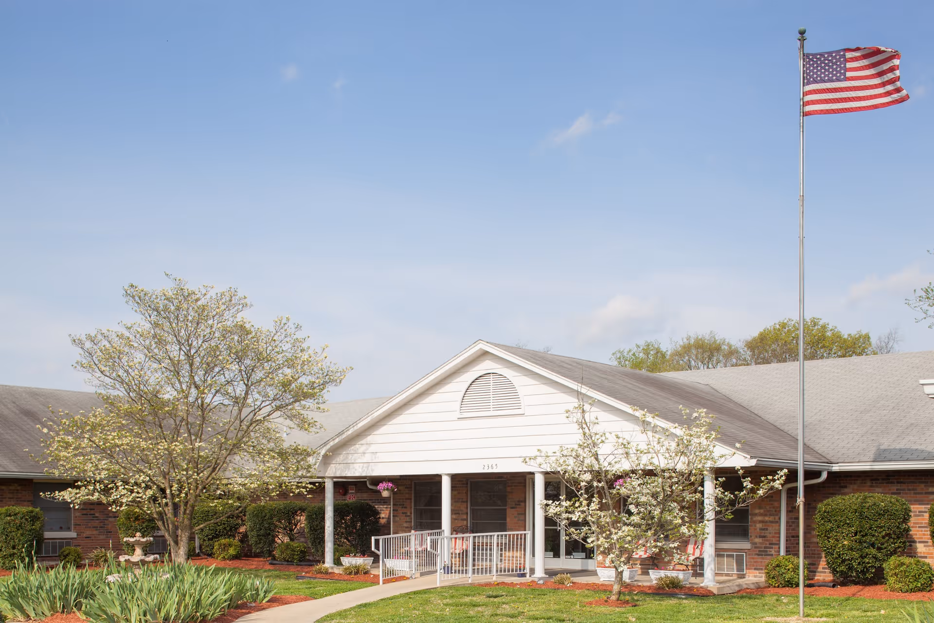 Photo of Colonial Center