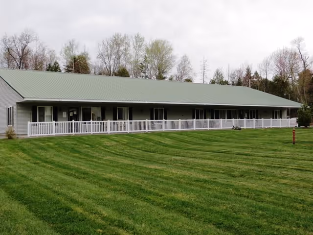 Photo of Country Terrace Rhinelander