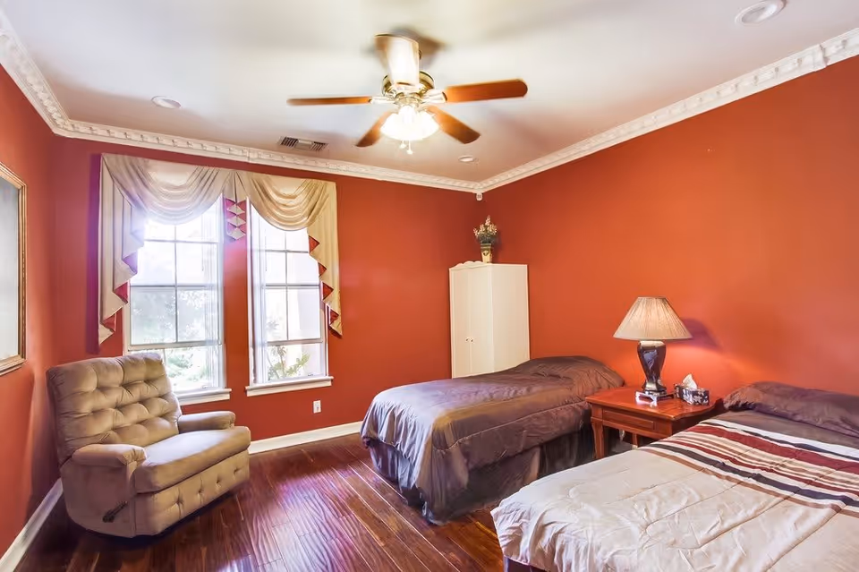 Photo 6 of Silver Oaks, South