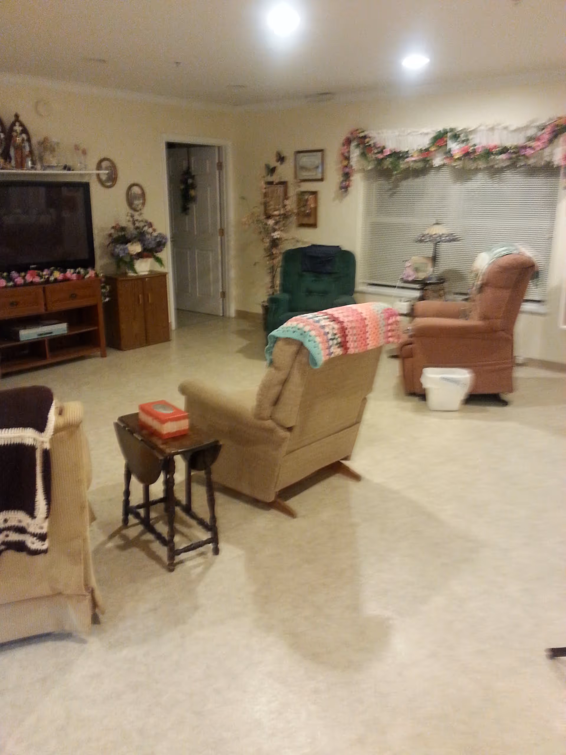 Photo 2 of Lee's Almost Home