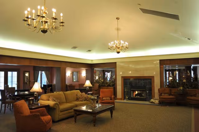 Photo 2 of Westwood Oaks Independent Living - A Riverside Senior Life Community