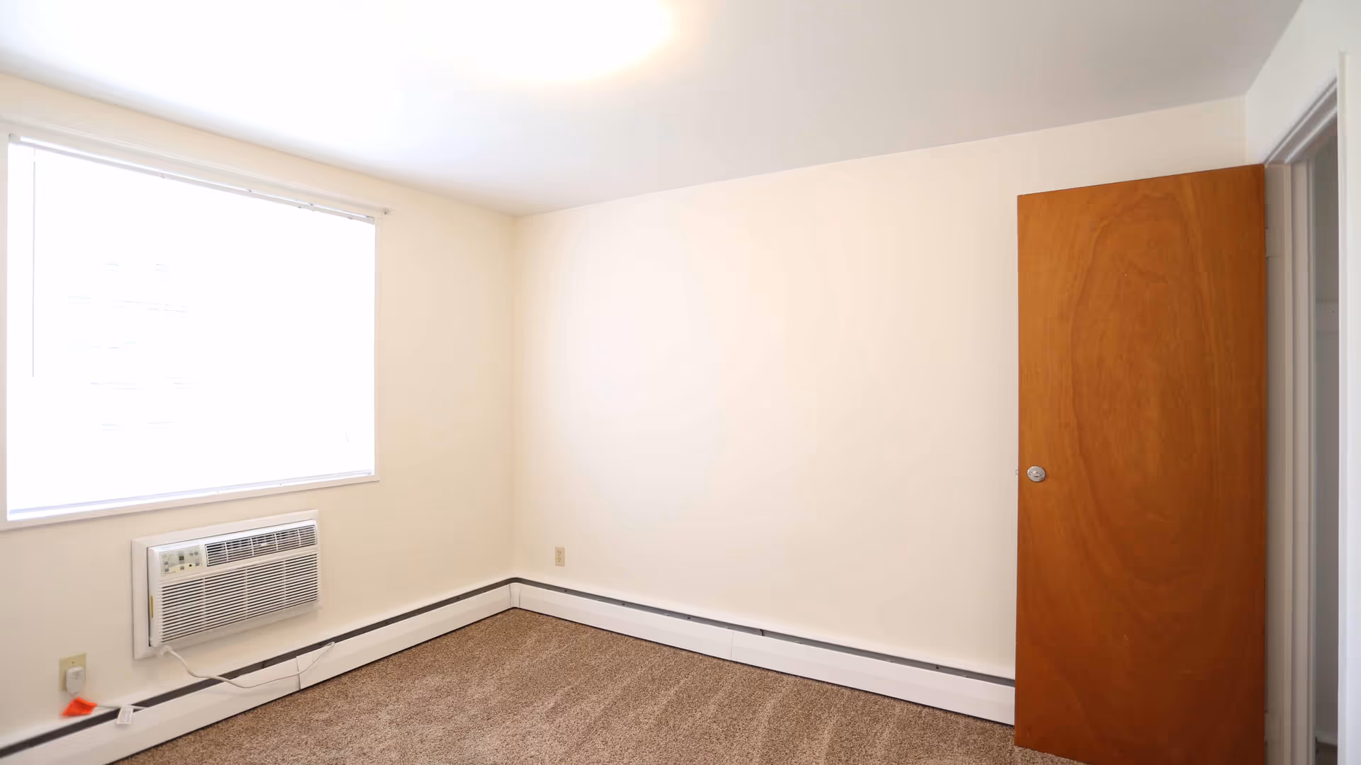 Photo 3 of Plaza Garden Apartments