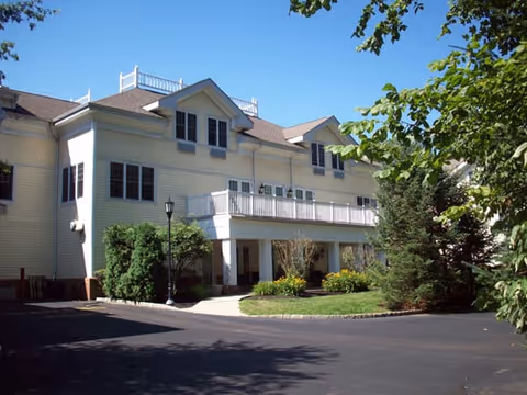 Photo of Mira Vie at Warren | Assisted Living Warren Township