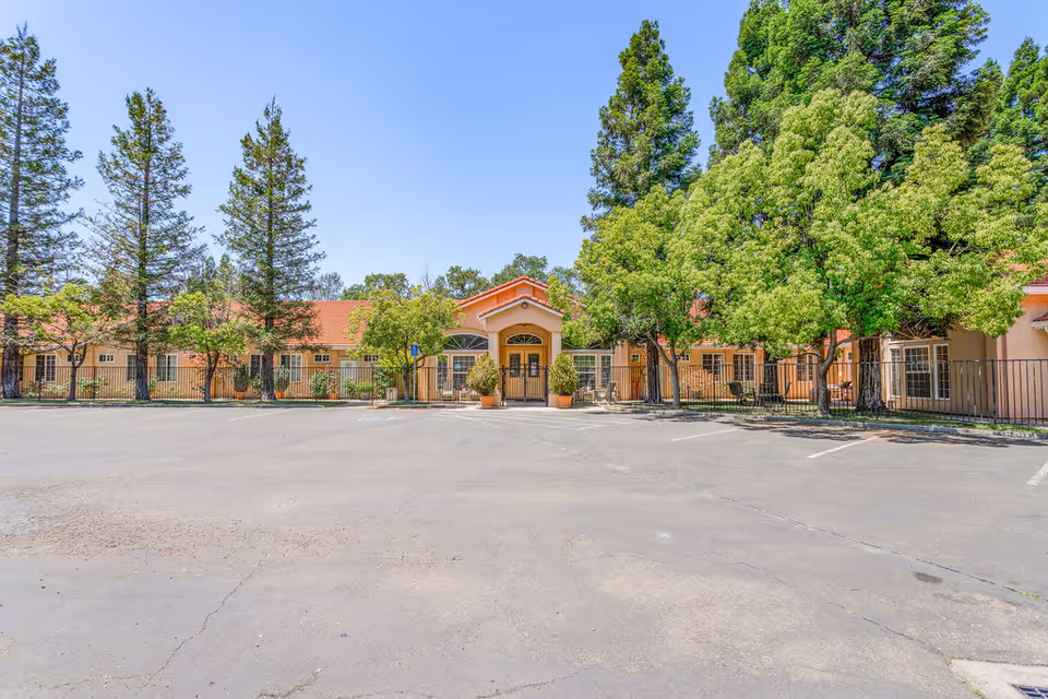Photo 3 of Senior Care Villa of Loomis
