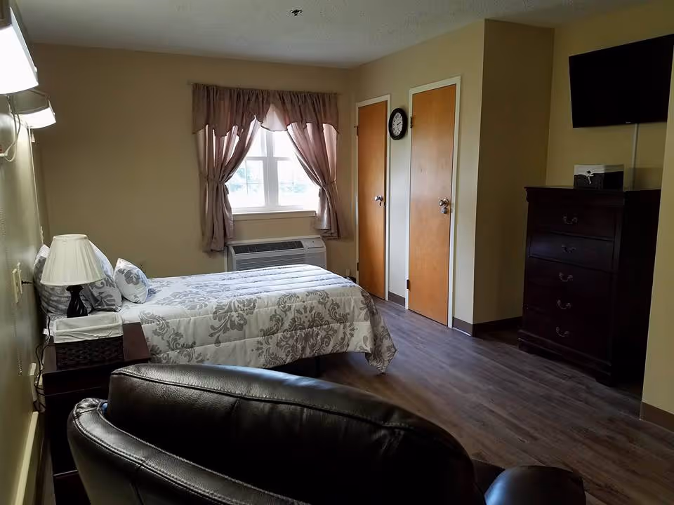 Photo 4 of Henderson Care Center Inc