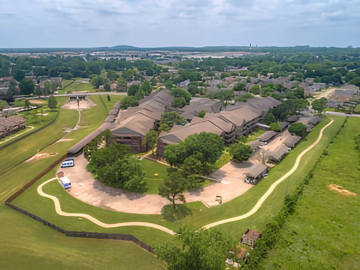 Photo 10 of Country Club At Woodland Hills