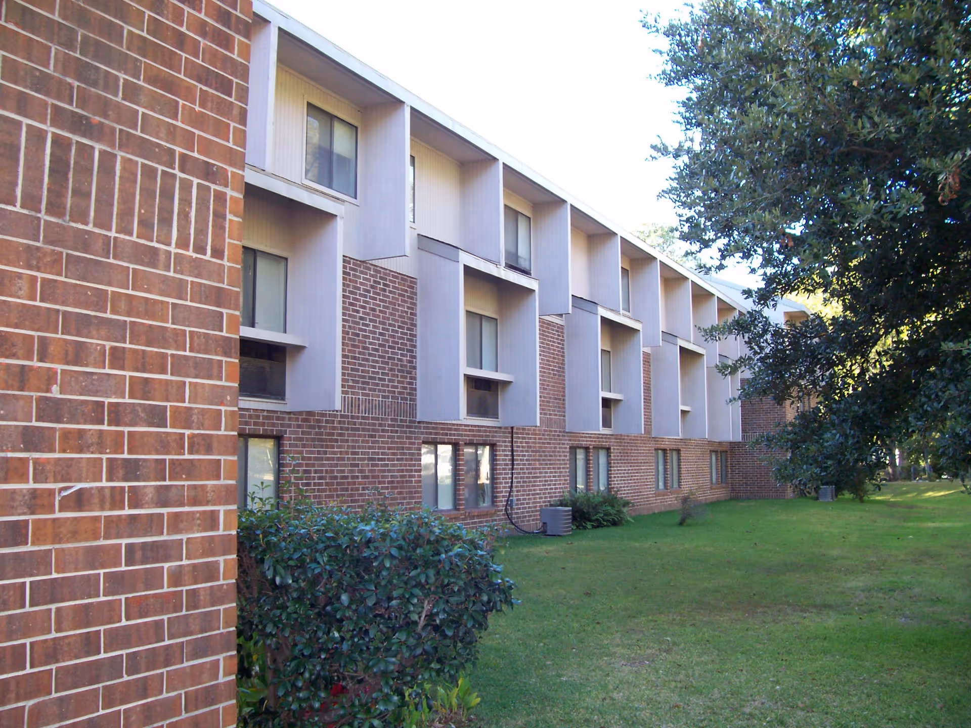 Photo 2 of Bond House Apts