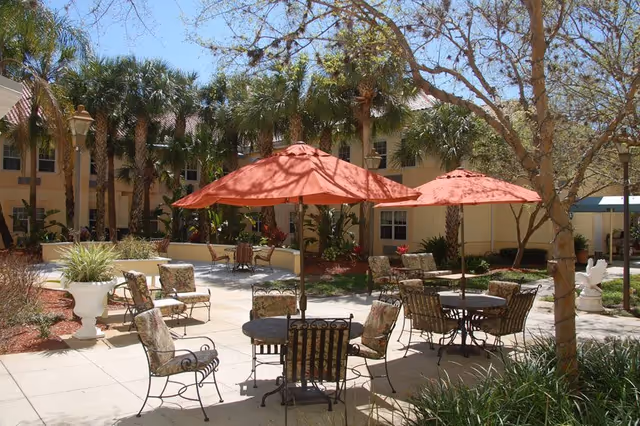Photo 5 of Stratford Court of Palm Harbor