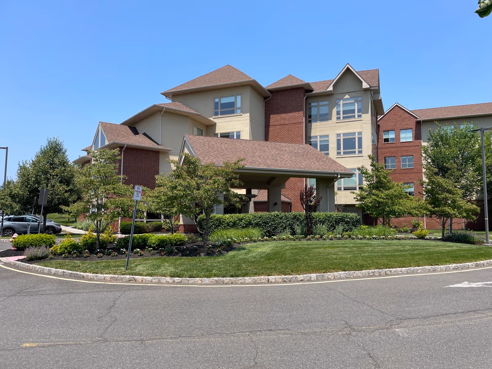 Photo of Somerset Woods Rehabilitation & Nursing Center