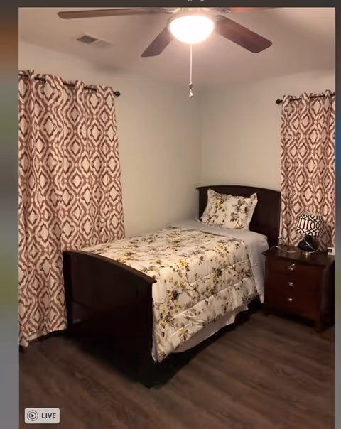Photo 2 of Comfort Senior Care Facility
