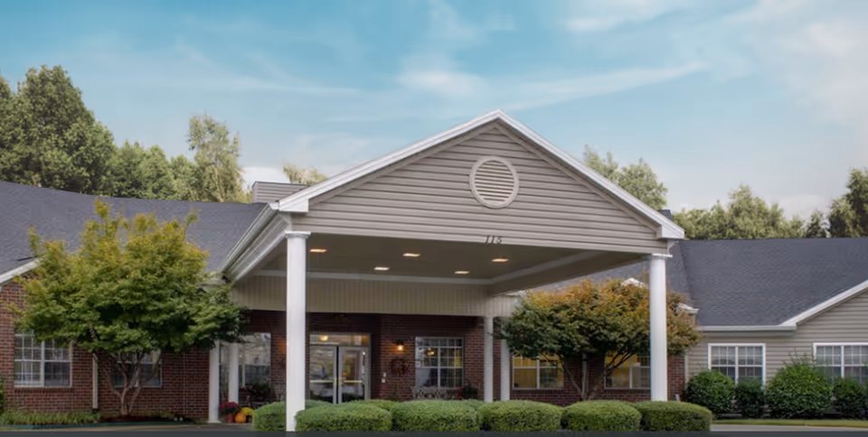 Photo of Lincoln Manor