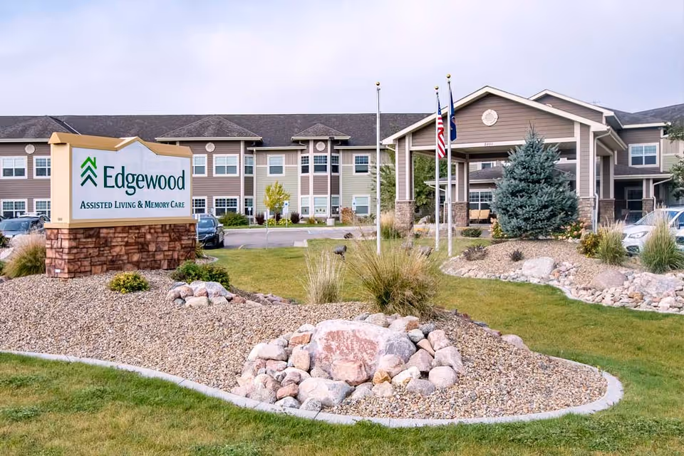 Photo 3 of Edgewood Mandan