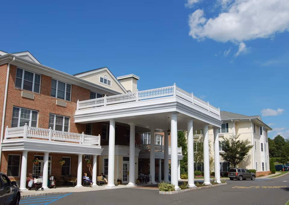 Photo 2 of Mira Vie at Green Knoll | Assisted Living Bridgewater