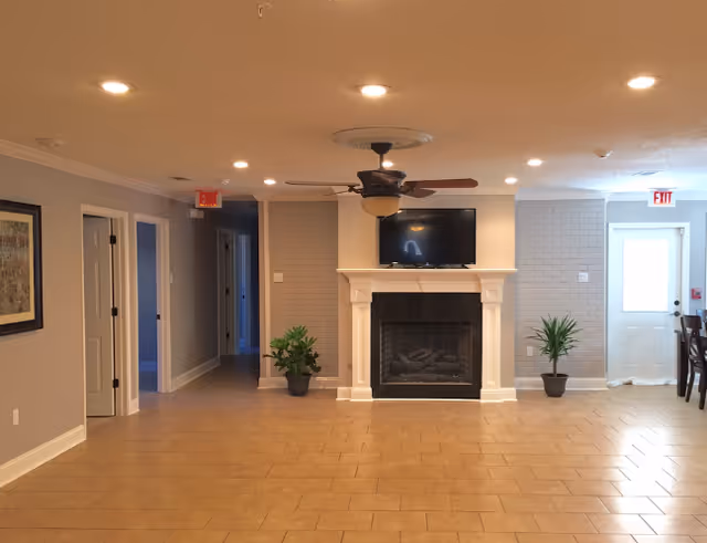 Photo 4 of Peristyle Residences - Lakeview House