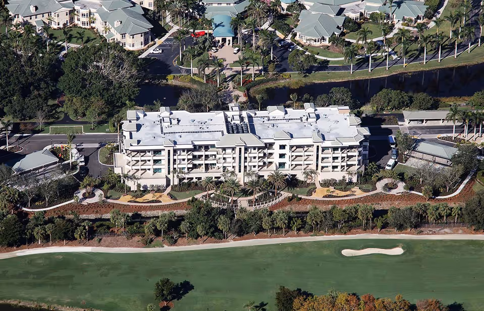 Photo 4 of Chateau At Moorings Park