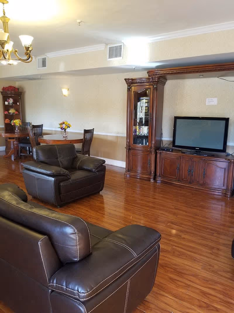 Photo 10 of Fine Gold Manor