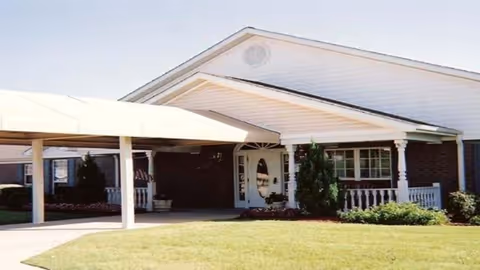 Photo 2 of Arden Courts - ProMedica Memory Care Community (Chagrin Falls)