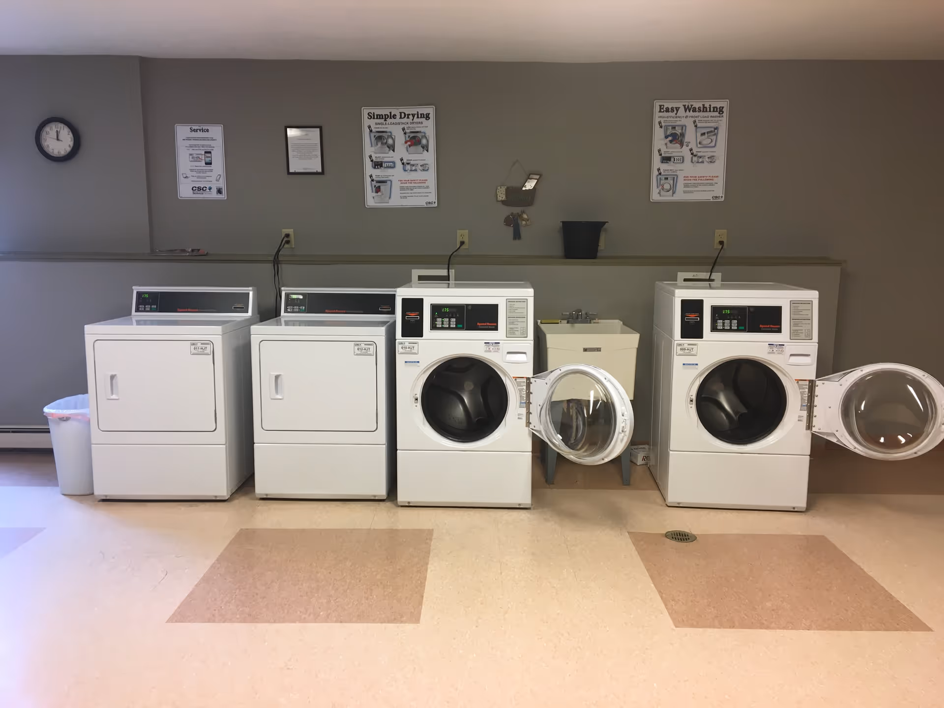 Photo 15 of Pineview Apartments
