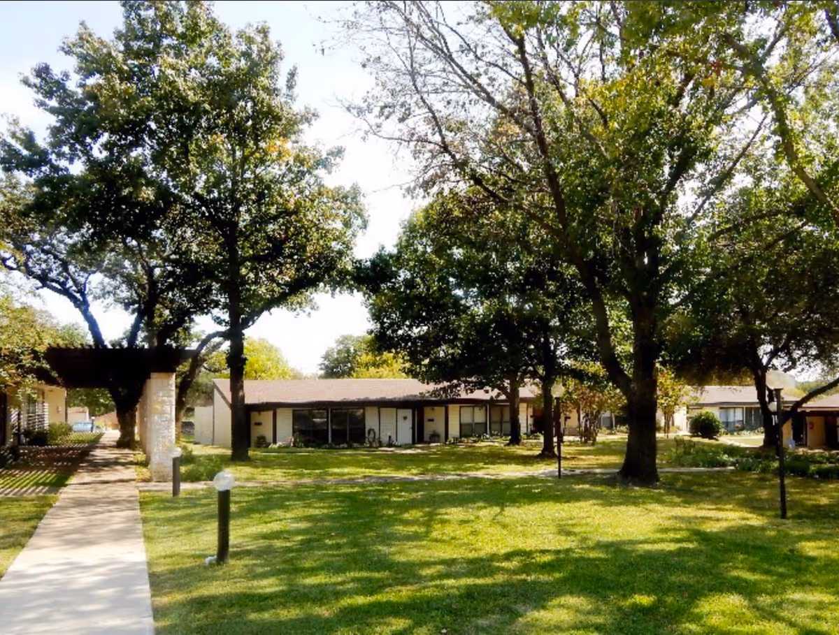 Photo 2 of Lake Forest Village