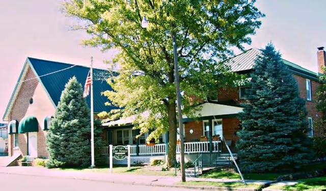 Photo of Lee House Senior Living, LLC