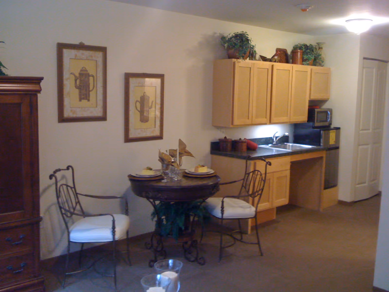 Photo 4 of The Pointe at Greenview (formerly Renaissance Realty Group, Inc)