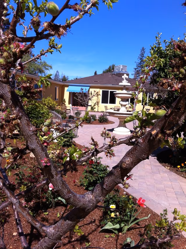 Photo 3 of Gordon Manor