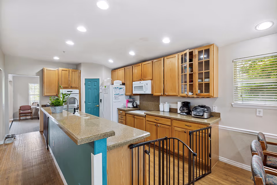 Photo 5 of Castle Rock Paonia Court - Assured Senior Living 1