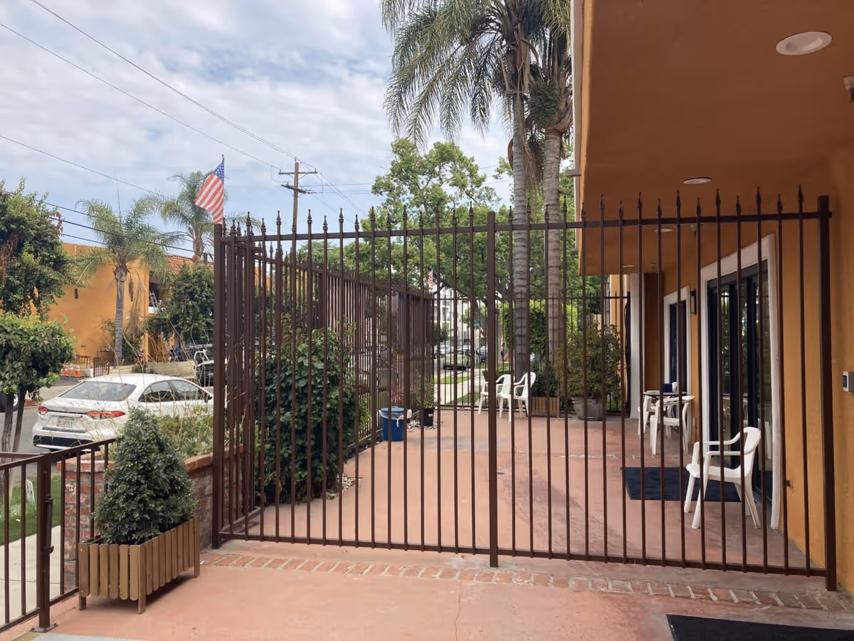 Photo 4 of Savant of Burbank East