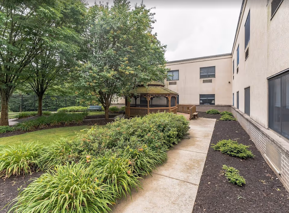 Photo 4 of Spring Mill Pointe