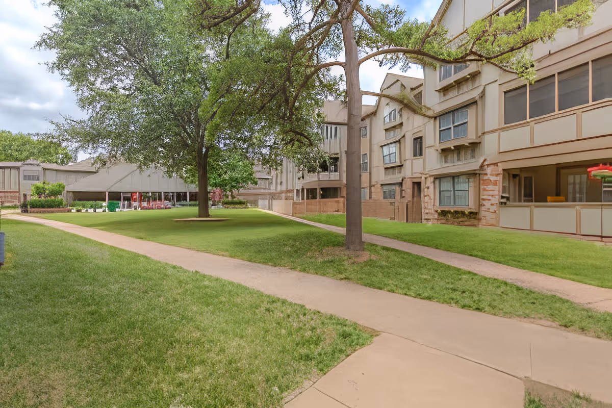 Photo 11 of Country Club At Woodland Hills