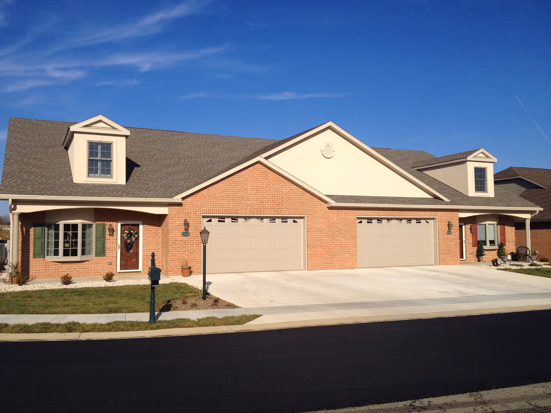 Photo of Emerald Pointe