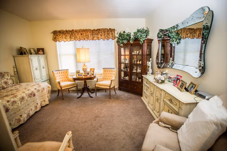 Photo 5 of Mira Vie at Green Knoll | Assisted Living Bridgewater