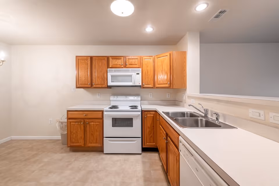Photo 8 of Royalton Apartments LLC