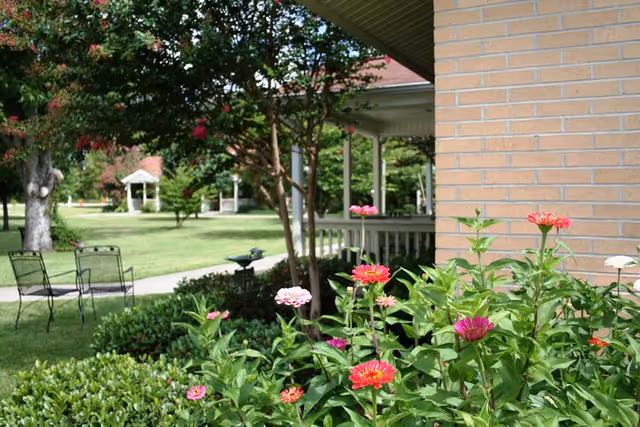 Photo 2 of The Oaks Post Acute