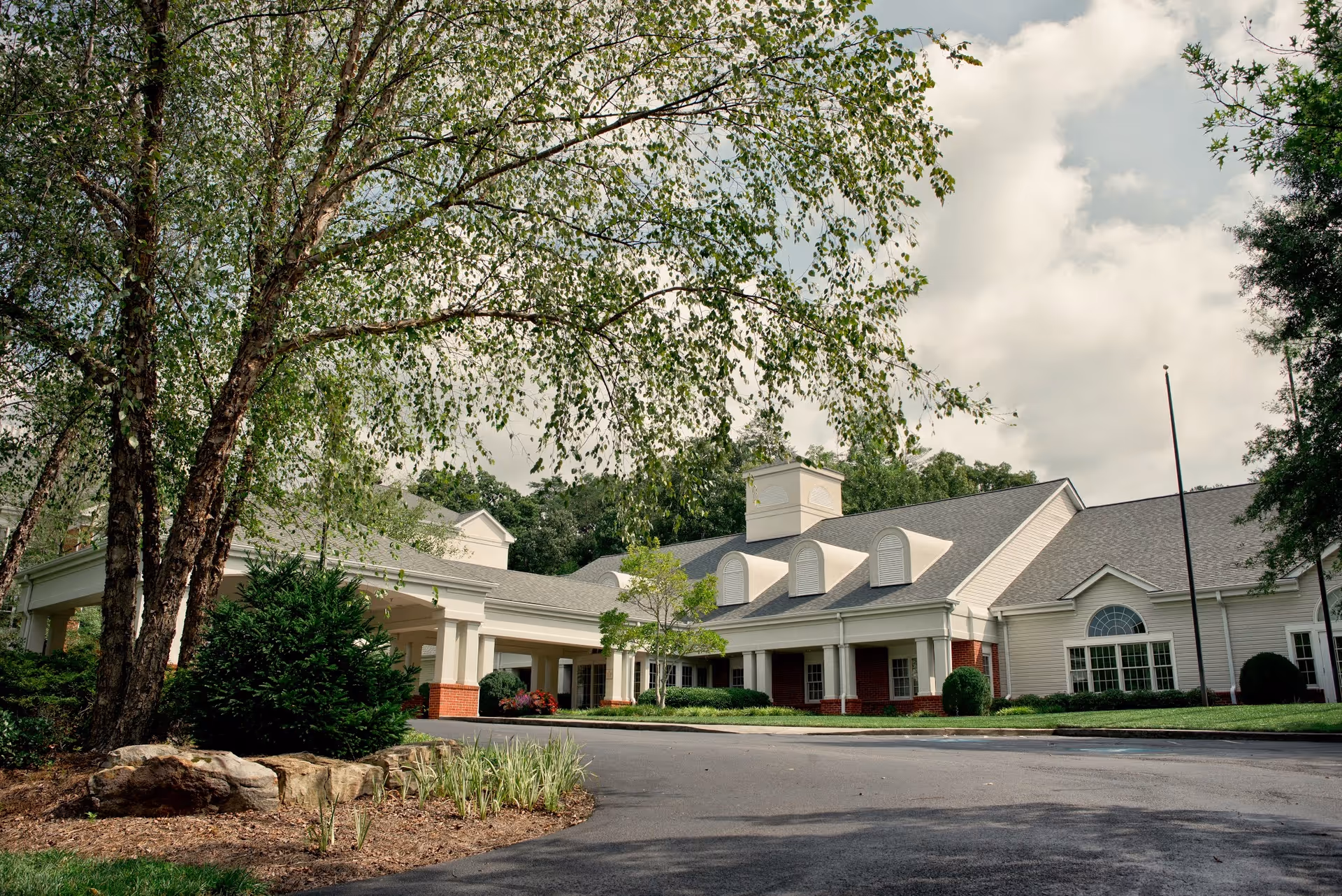 Photo of Royal Oaks