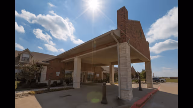 Photo 8 of Legend Oaks Healthcare and Rehabilitation - Ennis